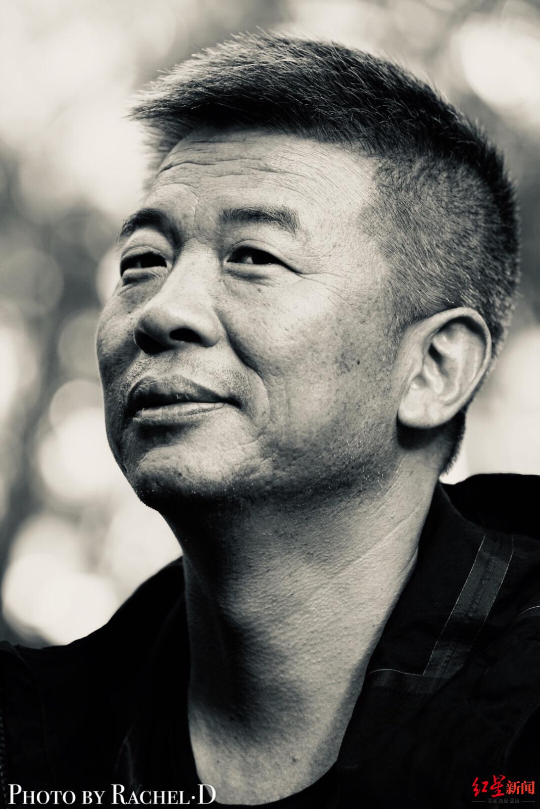 评委雷平阳手拿桂冠苦苦寻找闪闪发光的人丨草堂诗歌奖