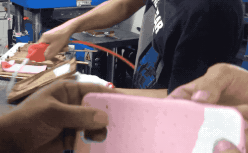 硅胶模具|硅胶手机壳的制作，来看单色、多色、批量化！