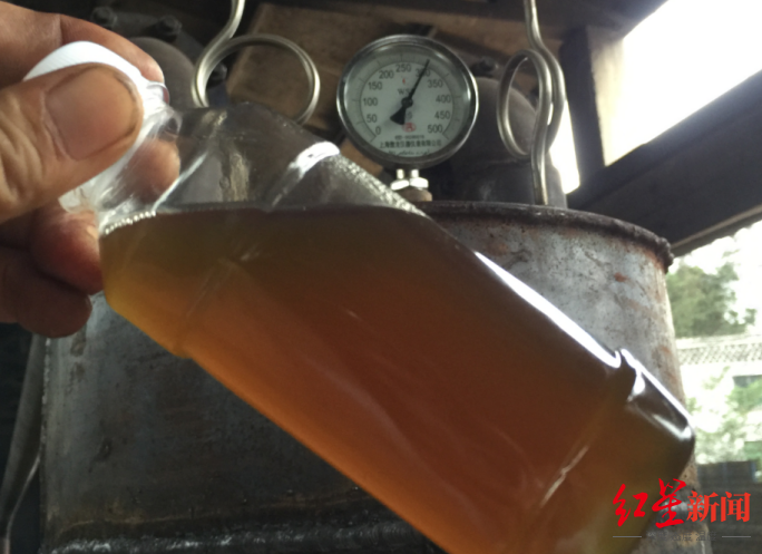 四川首起土炼油厂用废机油提炼劣质柴油污染环境12人被攀枝花警方抓获