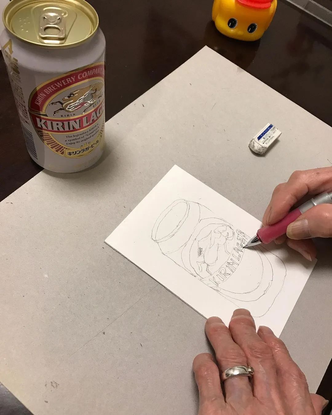 90岁开始学拼贴日本90后奶奶用报纸拼贴生活点滴