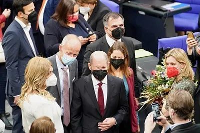 曝德一團伙曾計劃殺害朔爾茨(曝德一團伙曾計劃殺害朔爾茨口)