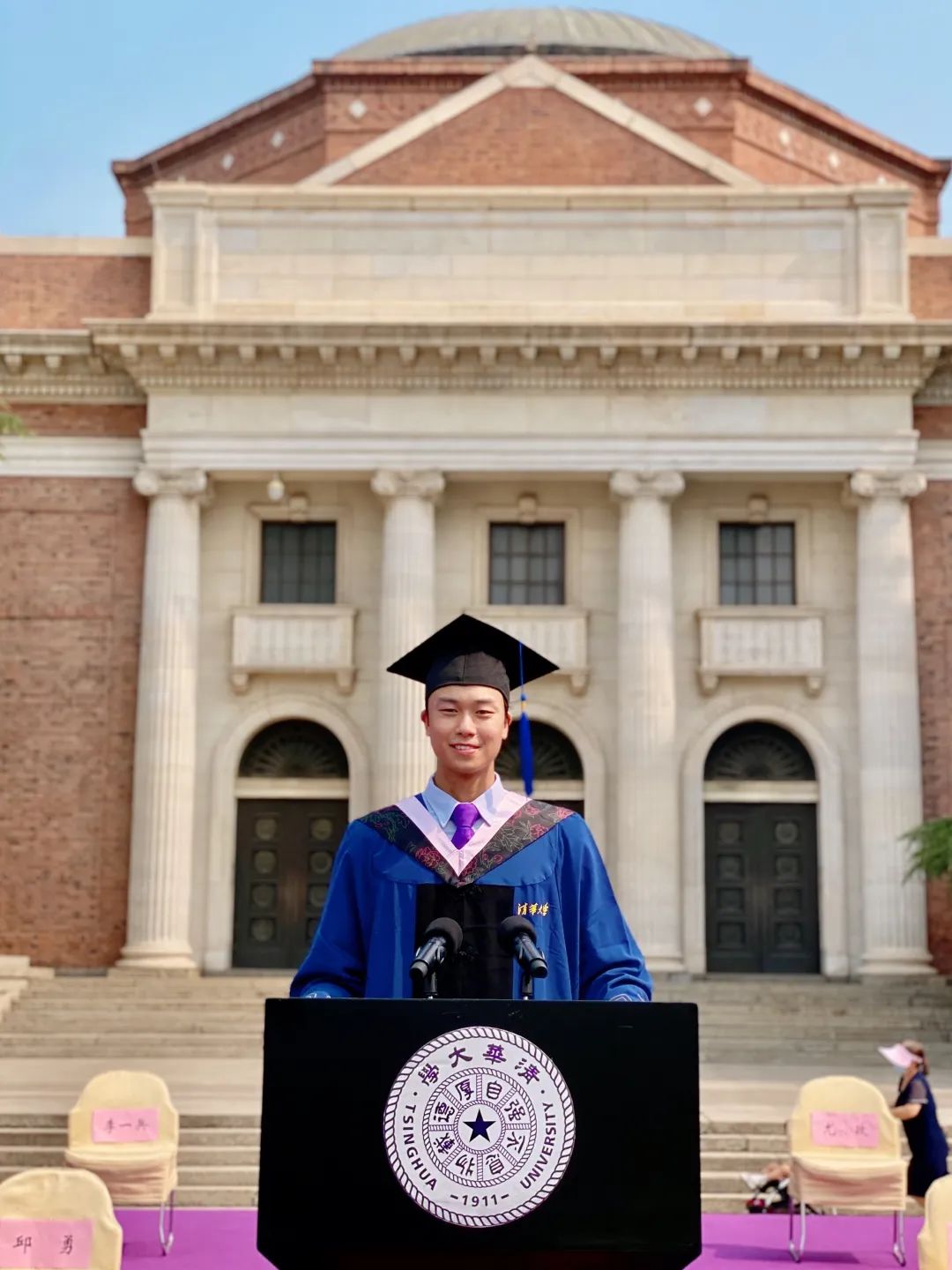 这些年轻人，把清华讲给世界