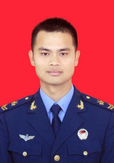 凌加慧,南宁市隆安县人,2004年12月入伍,现任95112部队某部分队长.