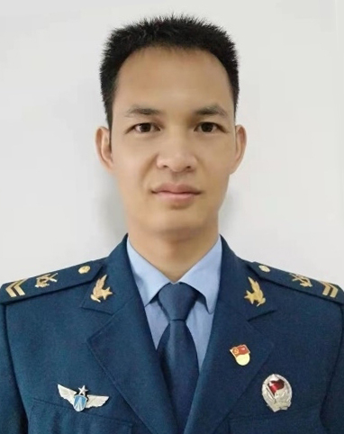 20.韦莽梁宇,柳州市柳江区人,2012年12月入伍,现任95246部队某部班长.