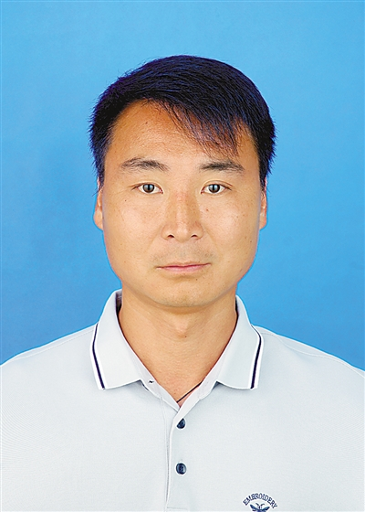 自强风采录第八届全国道德模范提名奖获得者彭松辉有一分热发一分光