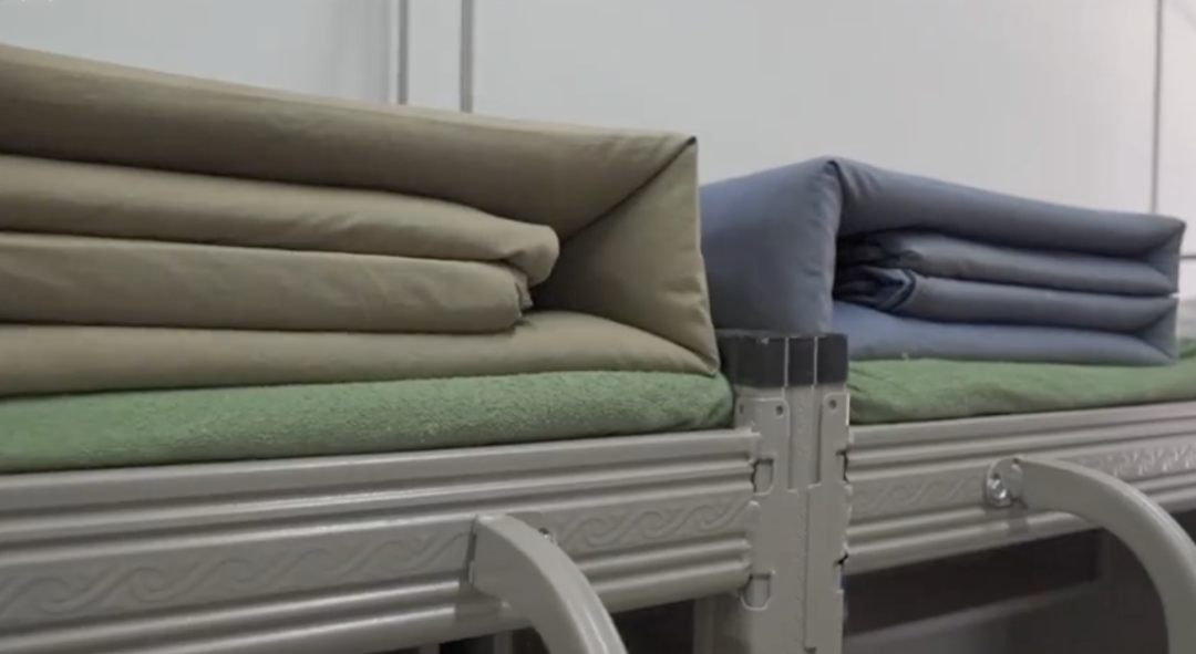 宿舍但他们有着一样的作风和品格虽然来自不同的部队没想到被分到同一