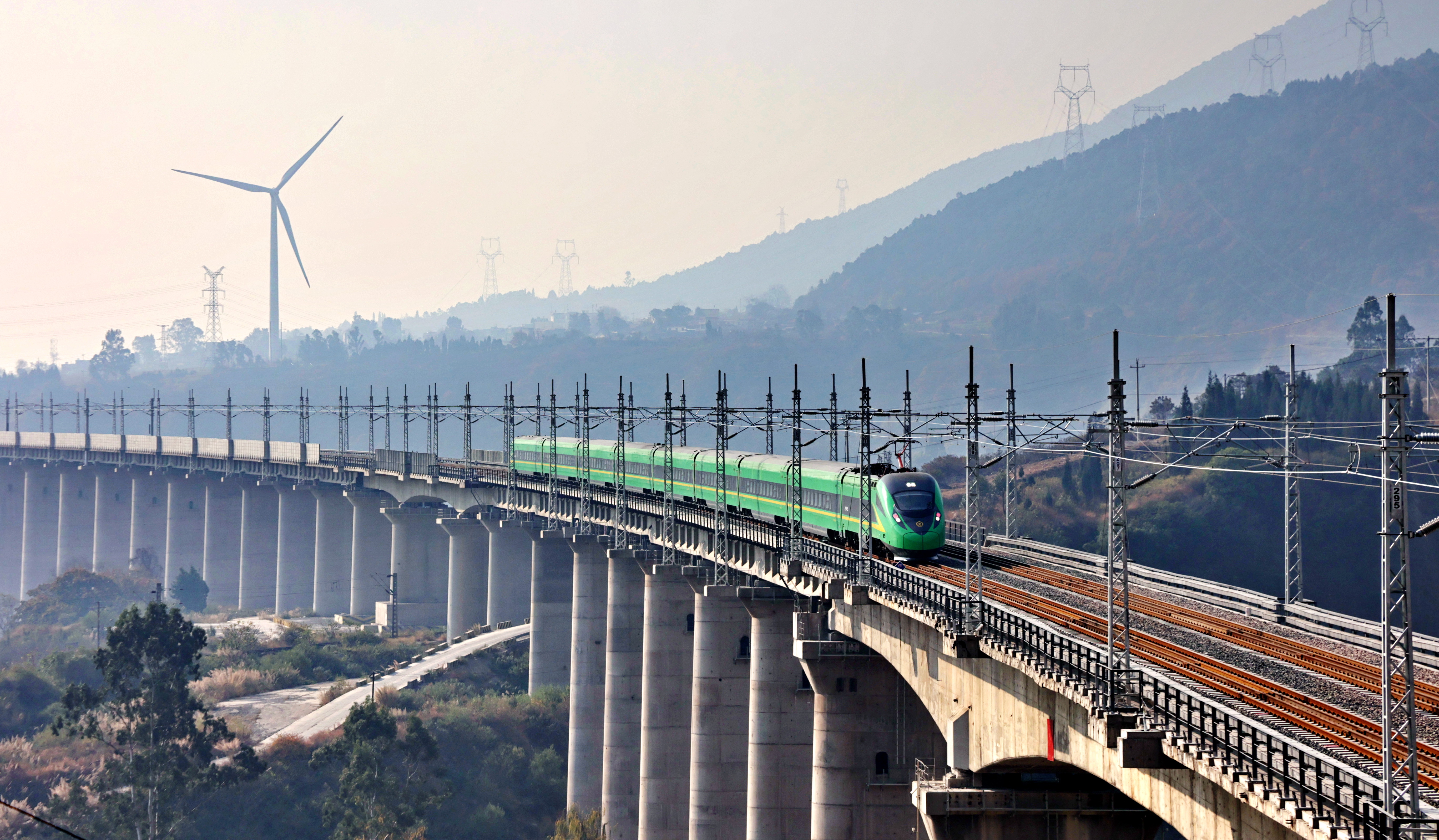 专访成昆复线设计总体,高级工程师王维:峨眉至米易段修建难度最大 预