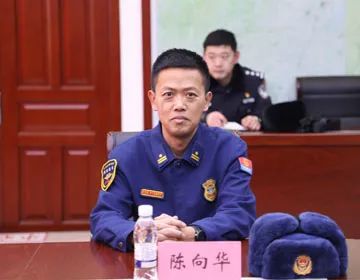 哈尔滨市公安局松北分局到哈尔滨市森林消防支队走访慰问