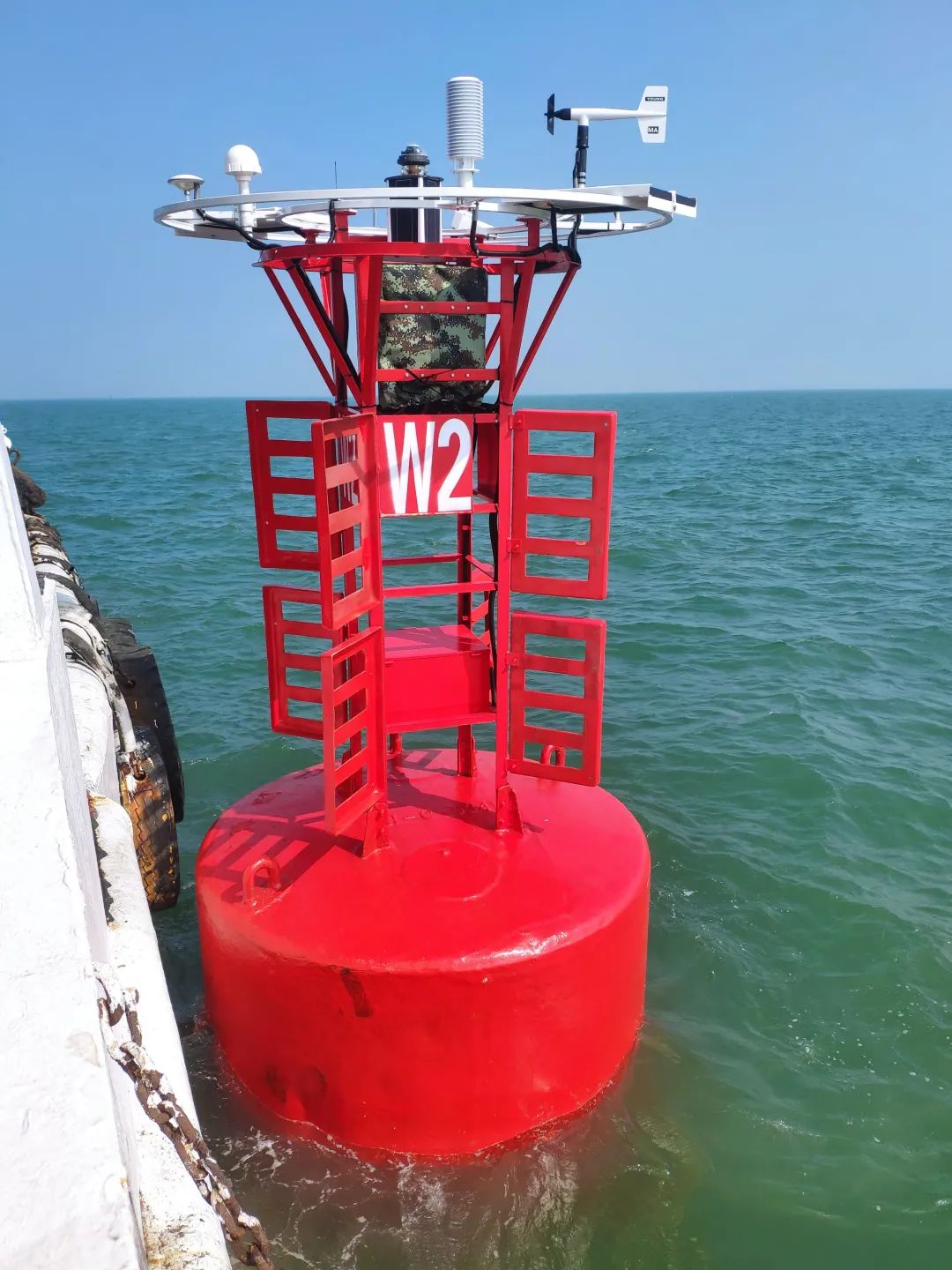 航保显神威多功能航标构建北部湾海洋气象监测网