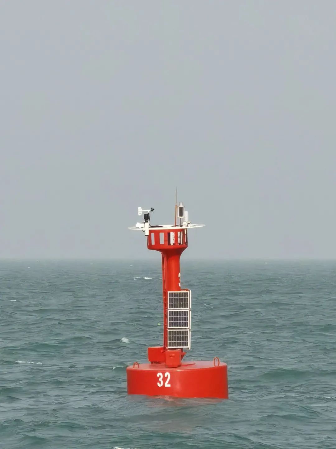 航保显神威多功能航标构建北部湾海洋气象监测网