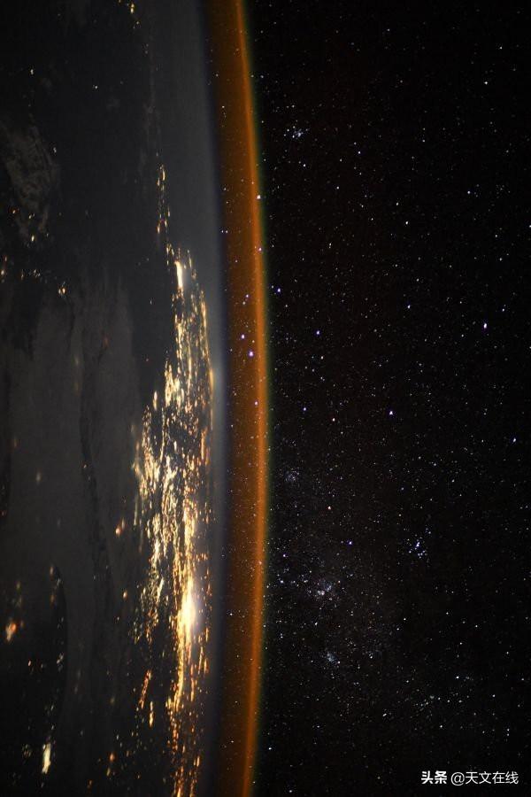 亦真亦幻 地球周围的橙色光晕 到底是什么 人民号