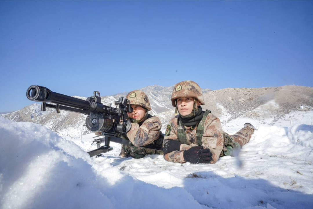 下连满月新兵拉练战味浓