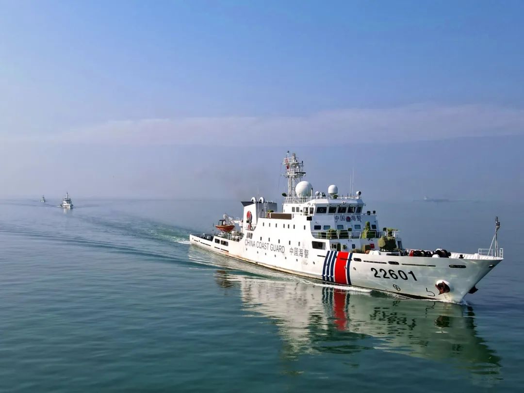 国际航海日丨在波峰浪谷间向海而强广西海警局开展海上专项训练