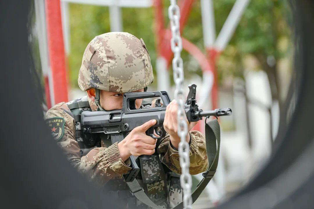 第71集团军中野虎师3名二次入伍战士实力硬核