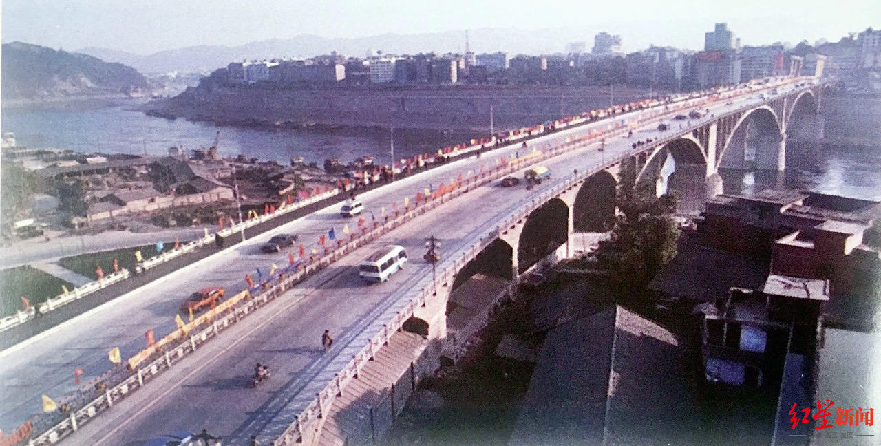 注意宜宾城区岷江大桥现安全隐患已交通管制并限号