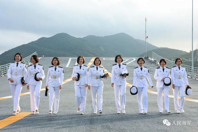 報務,信號,艦務200多名年輕的女兵海軍成建制