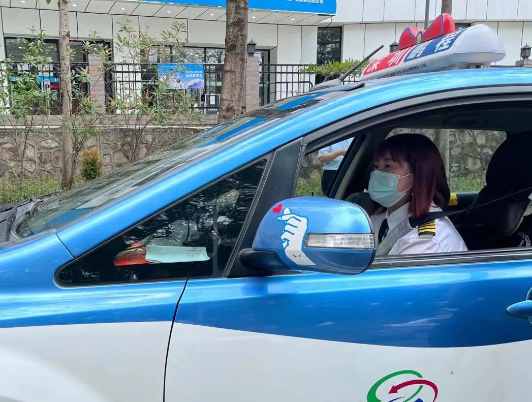 一位乘客想去惠州,路途相对较远,他一看是女司机就不太想坐王女士的车