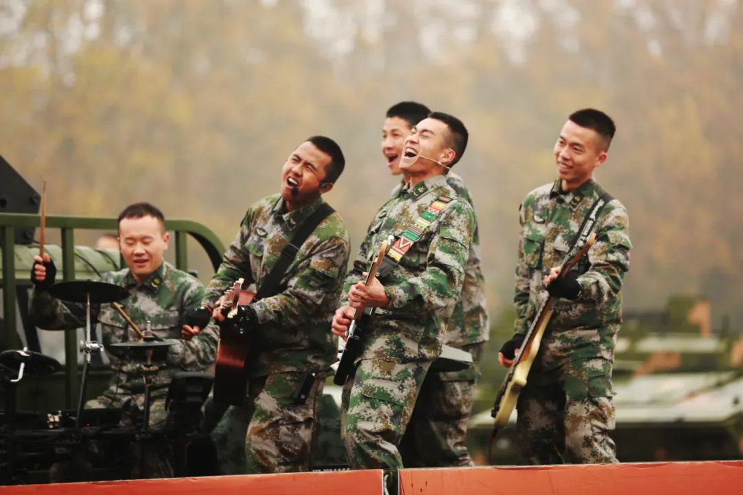 迷彩青春魅力军营