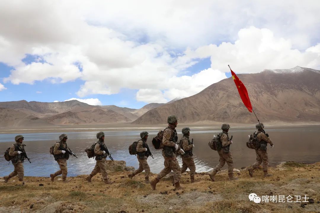 搭起了与高原官兵间的连心桥这份饱含真情的礼物寄给了喀喇昆仑卫士们