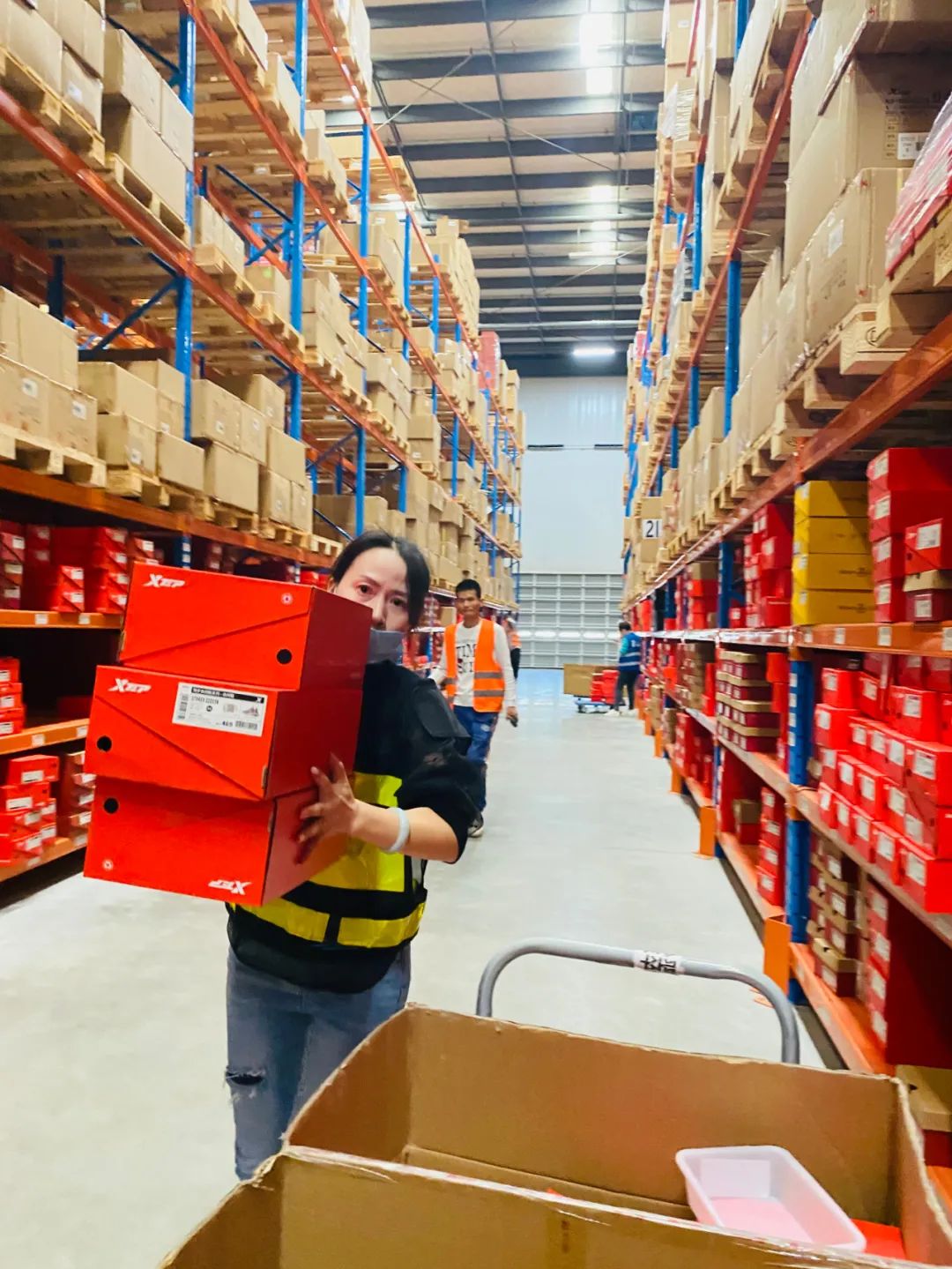 这是制造业最特殊的一次618有商家备货50万双运动鞋