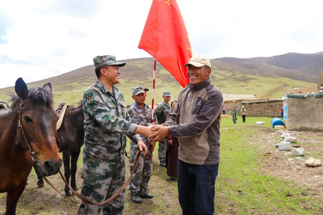 骑兵连长来到西陆强军号演播室