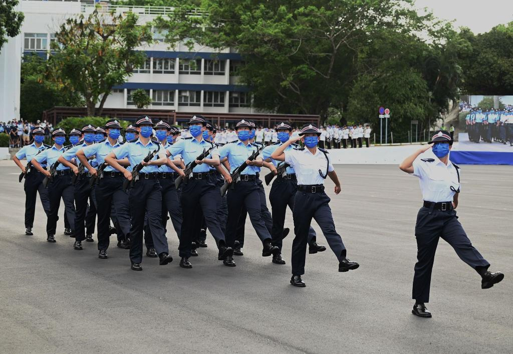 港媒香港警察學院結業會操轉用中式步操李家超出席檢閱