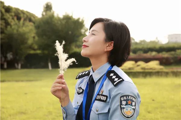 做一株向下扎根向上生长的木兰记四川省女子监狱十一监区党支部书记副