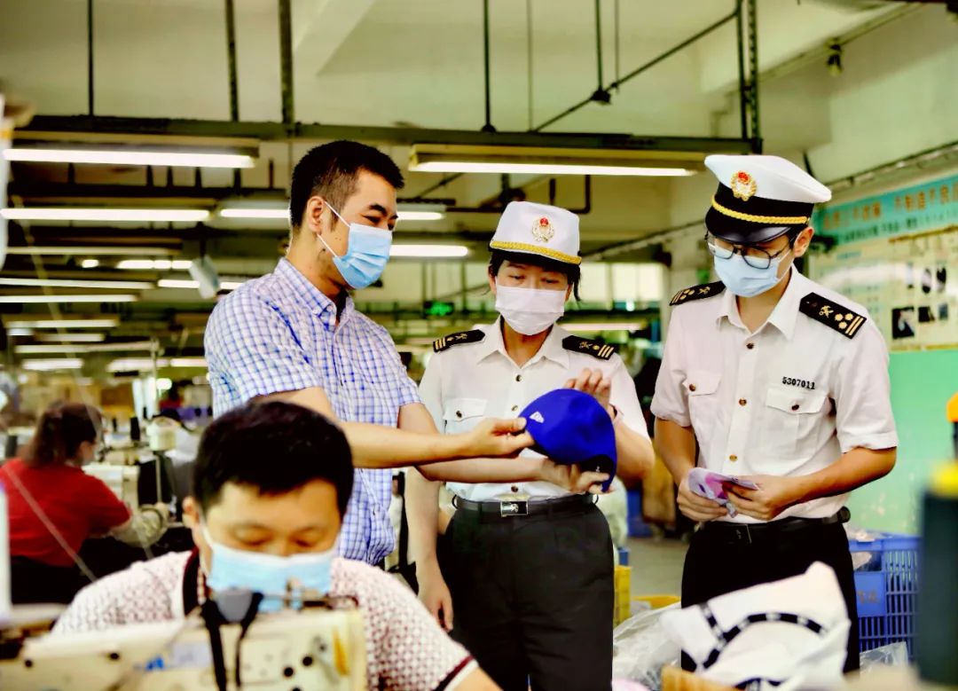深圳海关关员现场指导企业应用rcep自贸区原产地规则“我们工厂今年增加了