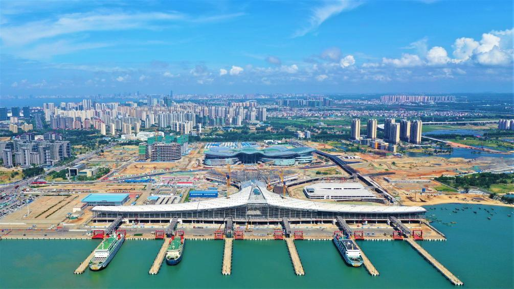 中交四航局承建全国最大港口客滚综合枢纽主体结构完成