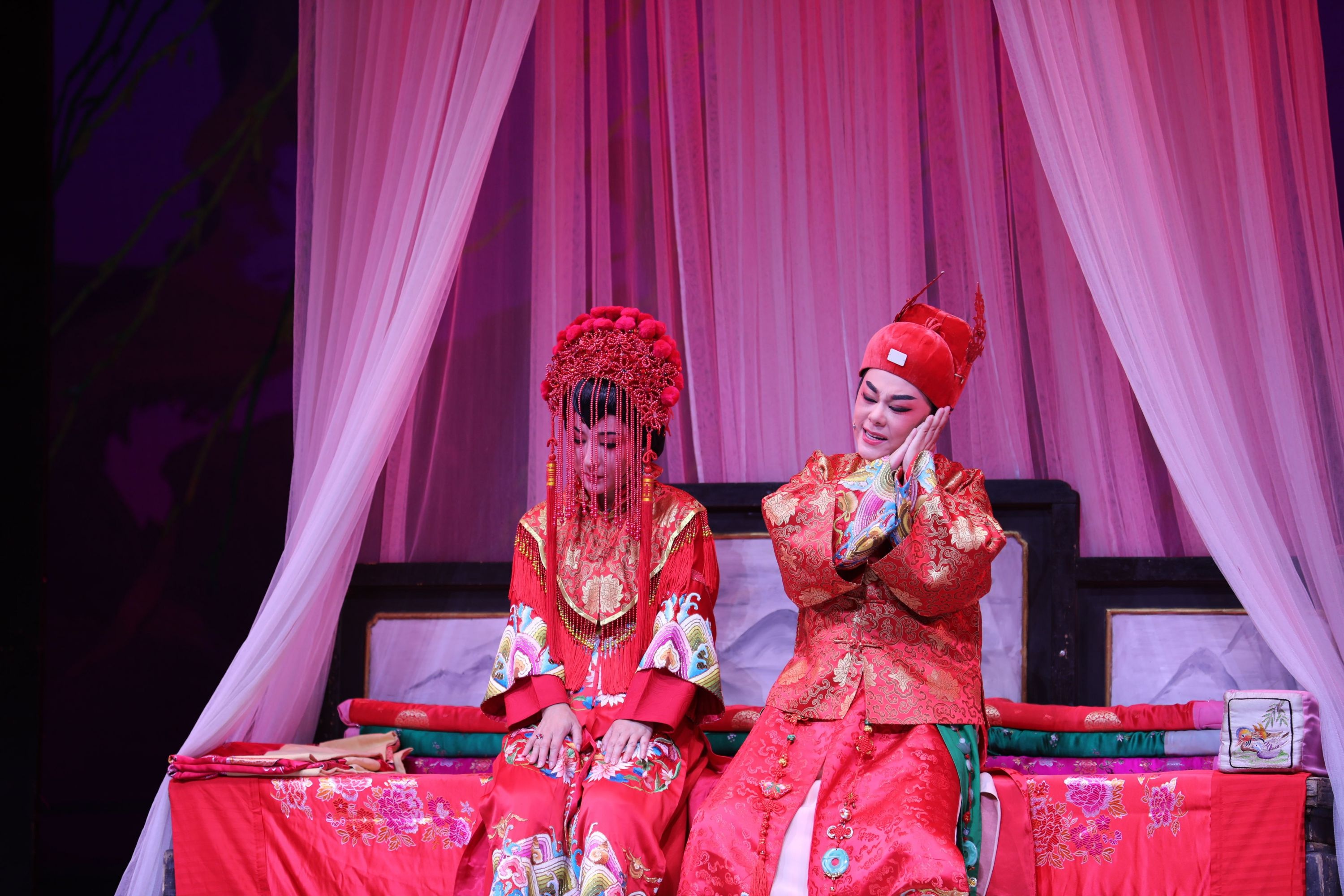 杭州越剧院越剧《一缕麻》在武汉剧院上演.