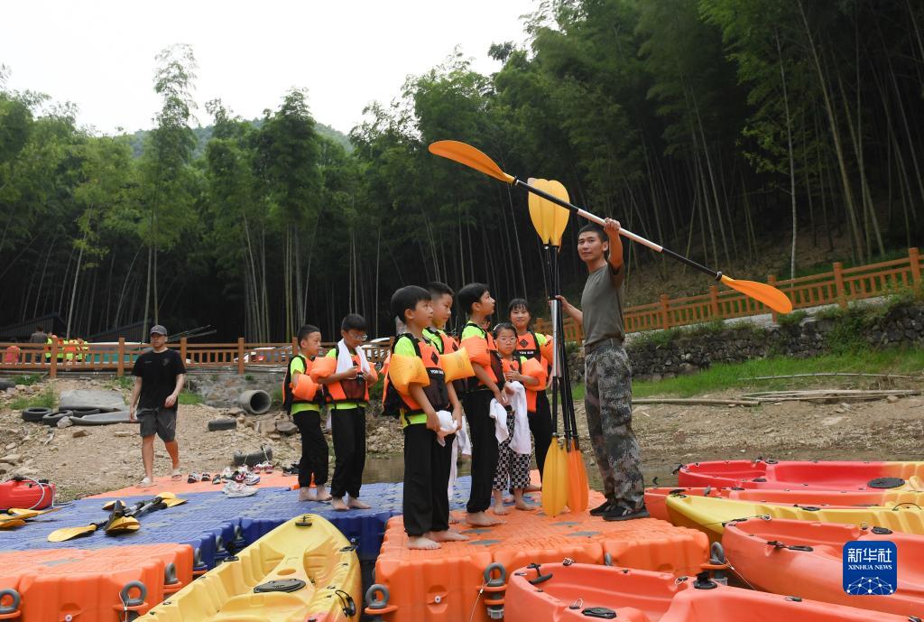 绿水青山间的研学游