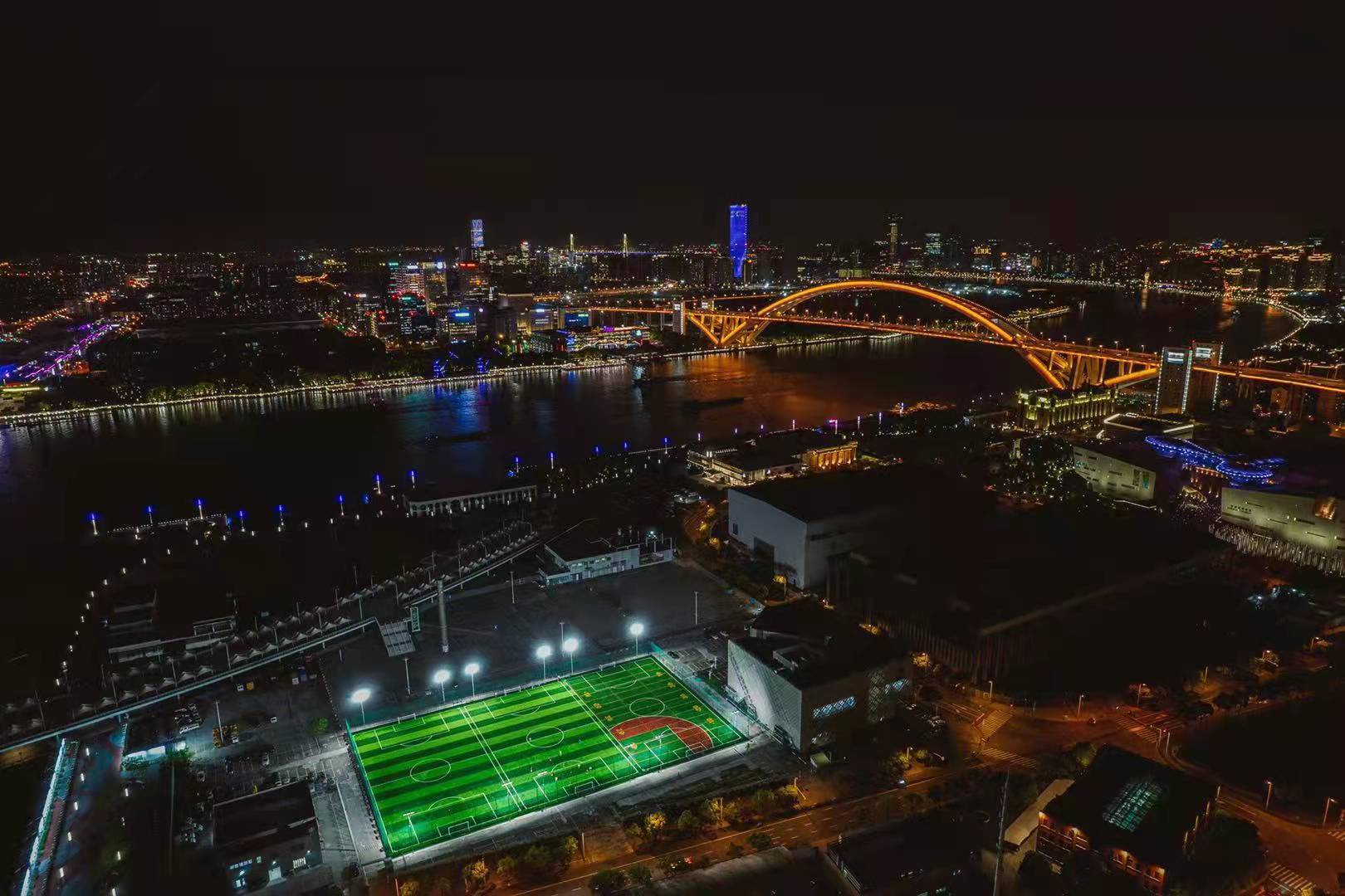 世博浦西滨江运动中心 (1).jpg