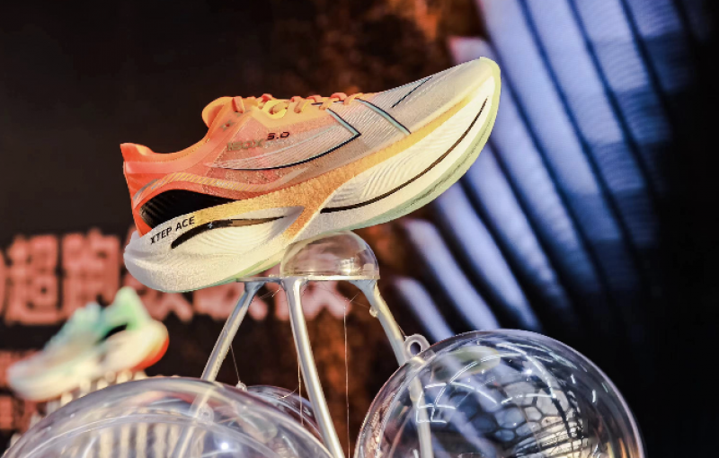 国产运动巨头跑赢外资品牌 在安踏李宁夹击中特步想做“世界跑鞋”  