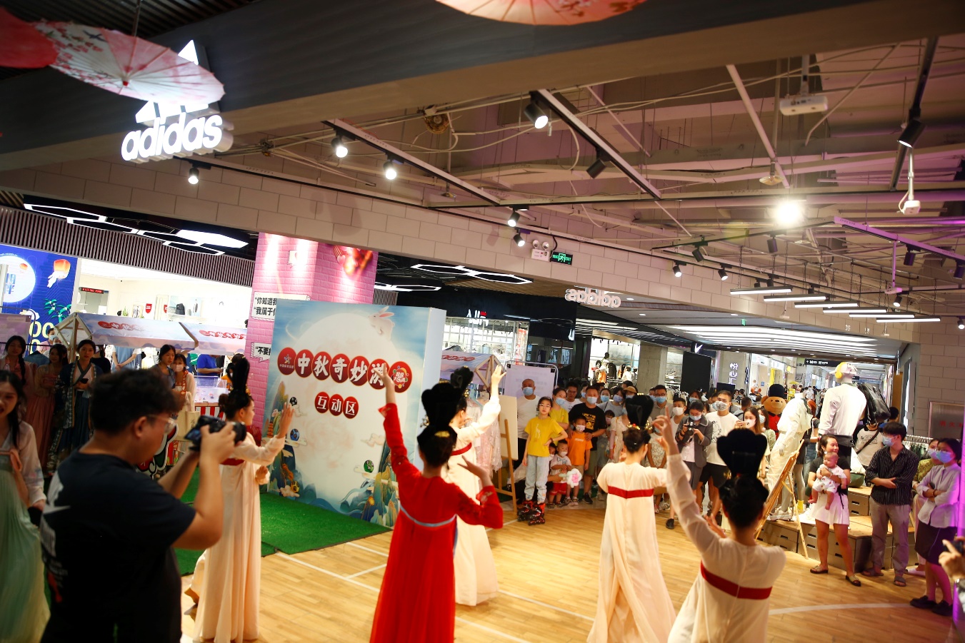 （9月14日）湖北体彩“中秋奇妙游”系列活动燃动光谷世界城.docx