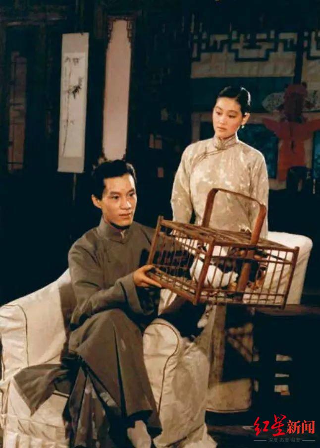 冯远征在《北京人》中饰曾文清（左）640.jpg