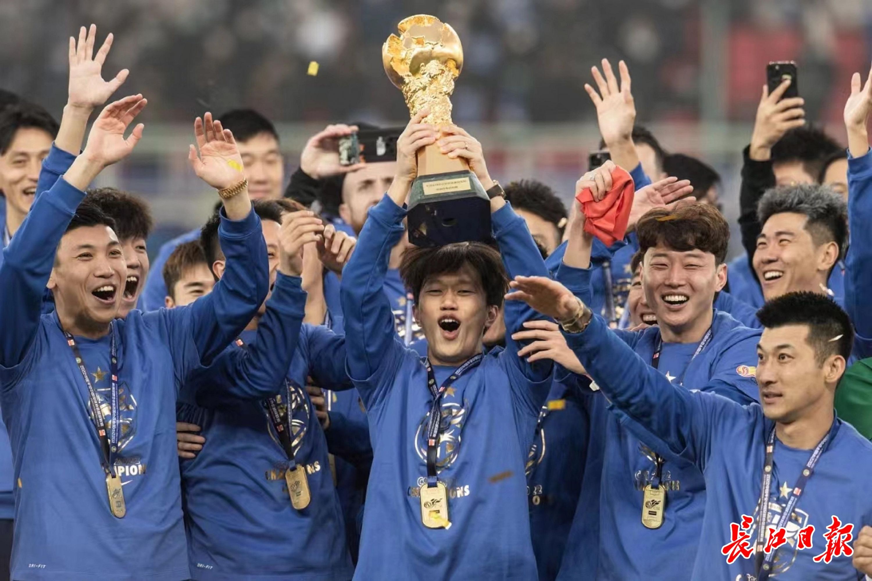 用心引才暖心服务武汉三镇足球俱乐部向市外国专家局发感谢信