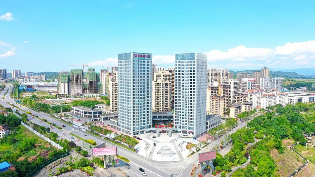 四川广安经开区千人誓师主战场11个一把手表硬态全力以赴拼经济搞建设