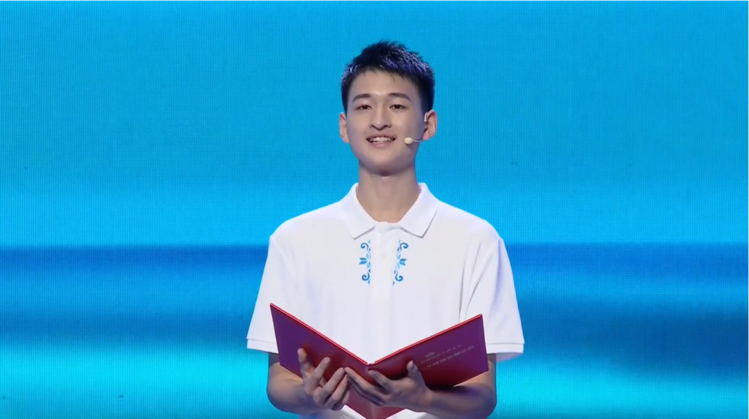 敬礼娃娃郎铮亮相2023年中国网络文明大会希望网络与现实一样充满爱与