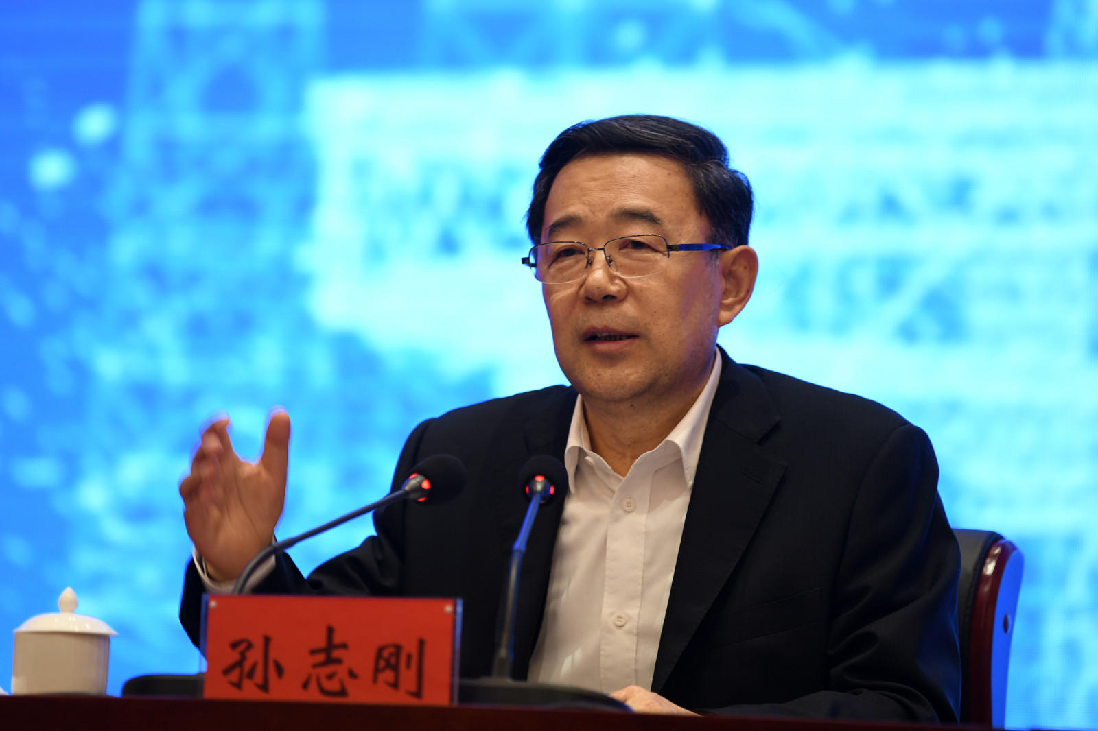 69岁的贵州省委原书记孙志刚被查两年半前辞去贵州省人大常委会主任一