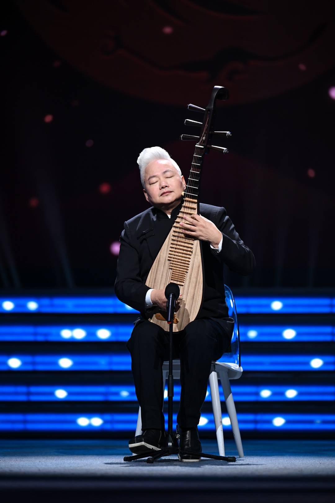 国乐大师方锦龙出席2023四川省文化发展十件大事发布仪式透露2024年