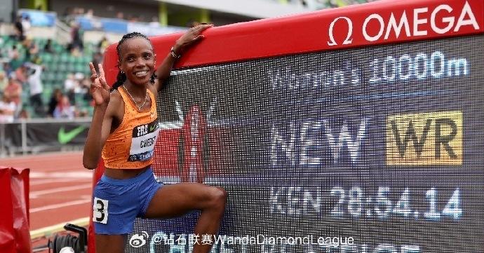 女子万米跑首破29分大关！肯尼亚选手切贝特破世界纪录夺冠