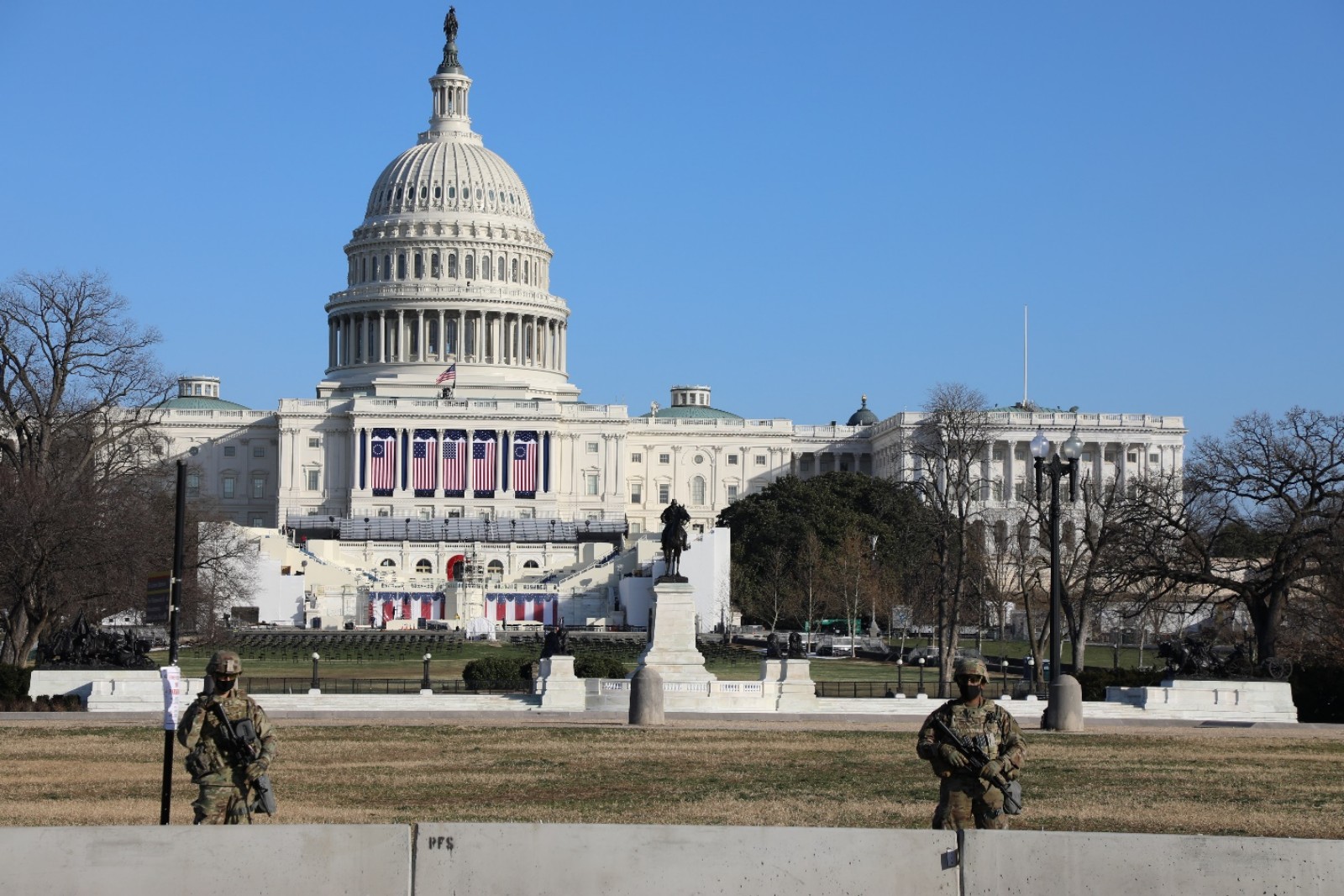 美国首都华盛顿加强安保,国民警卫队重兵防守国会山