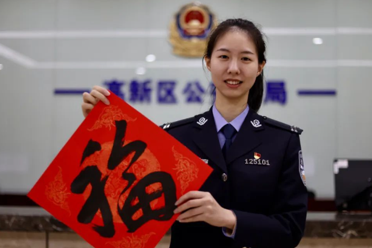 挡刀女孩”崔译文，有了新身份！