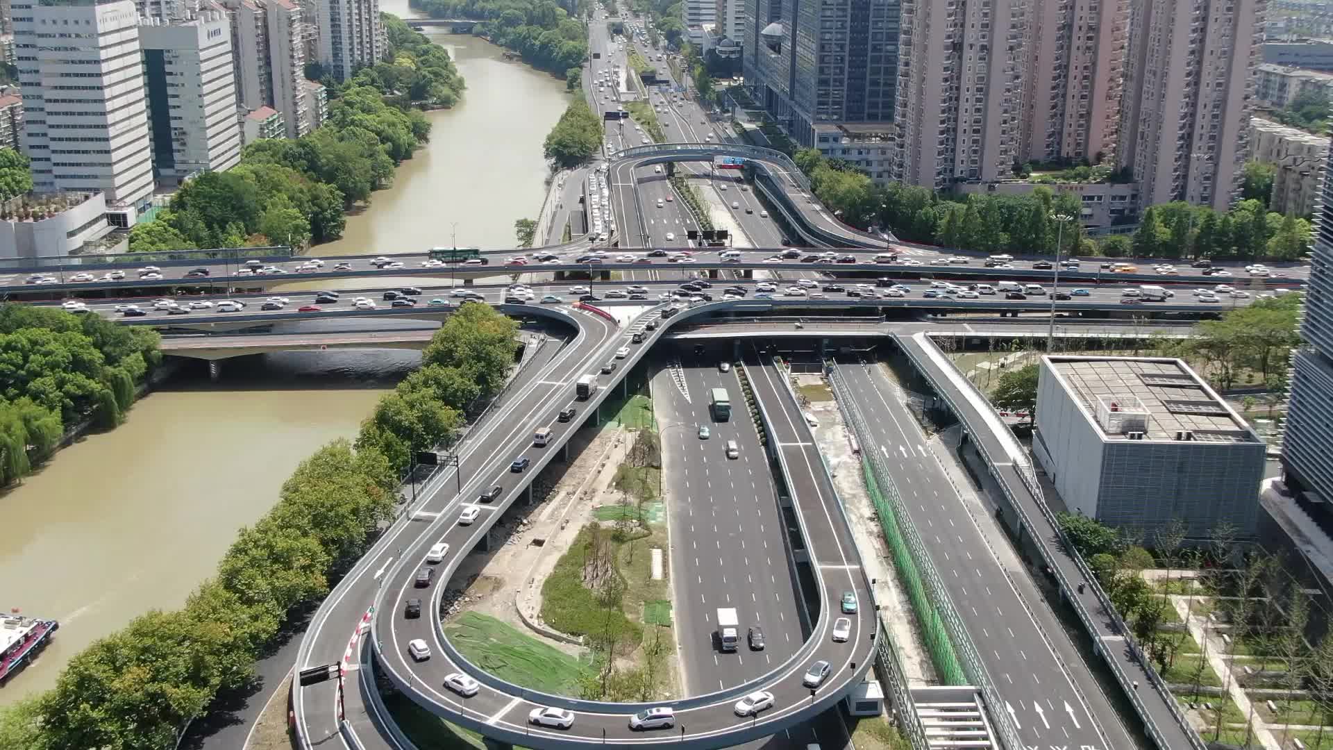 杭州中河立交桥部分匝道恢复通行跟记者开车去体验