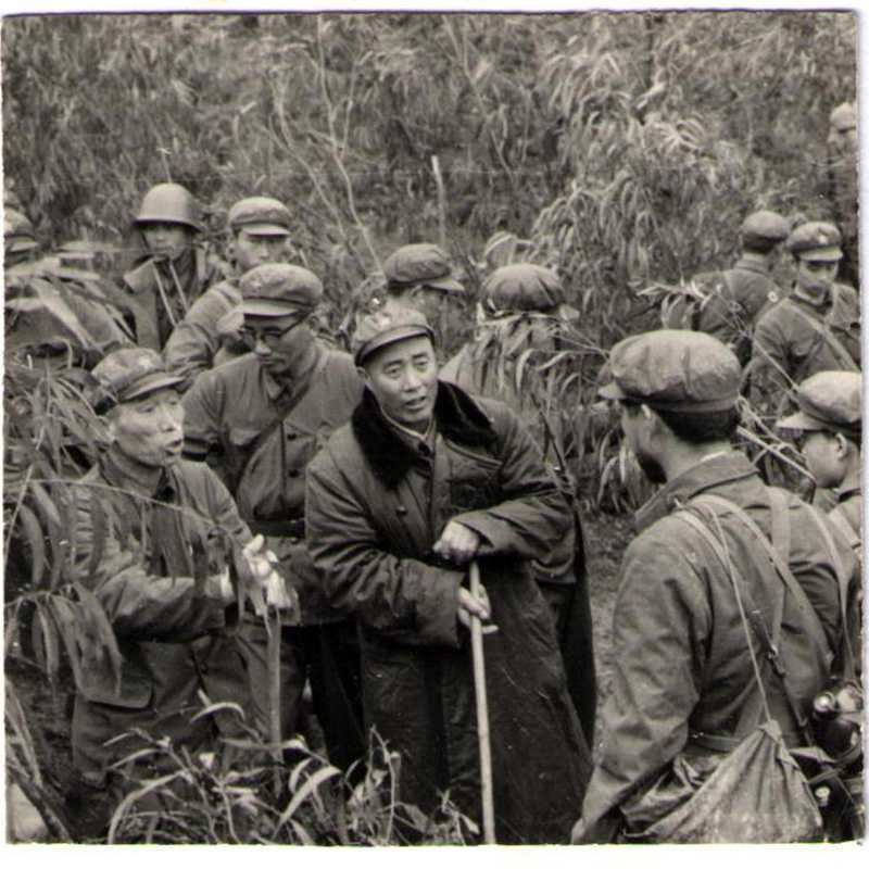 1979年3月12日晨,43军128师383团完成对越自卫还击作战任务后凯旋回国