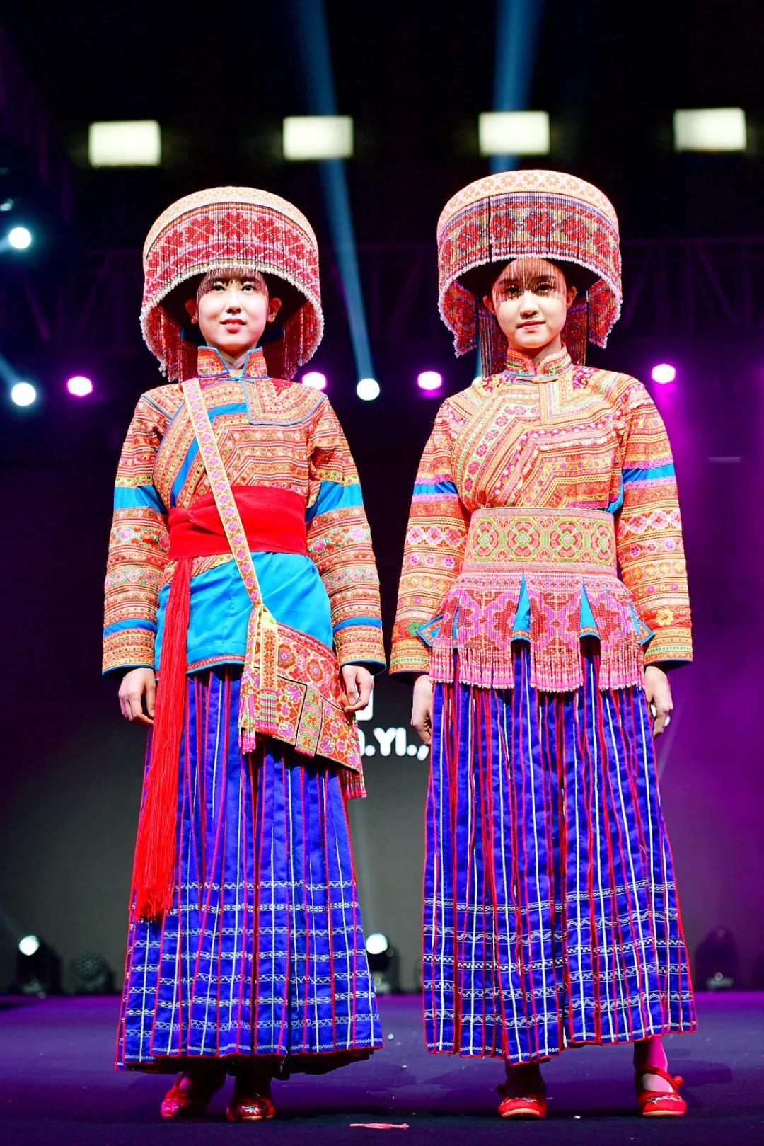 盐边县非遗受邀参加首届国风西南艺术重庆时尚盛典