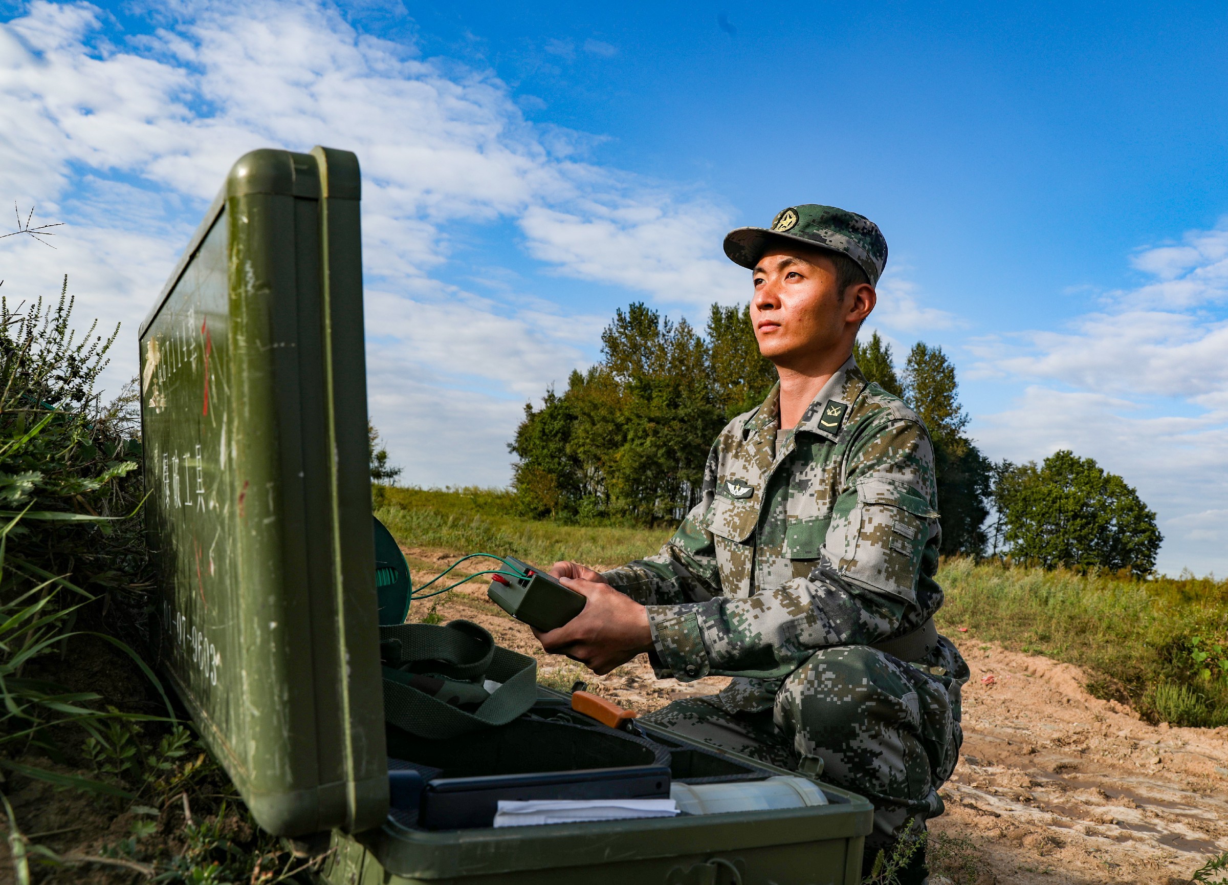 看北疆爆破兵如何练就针上功夫