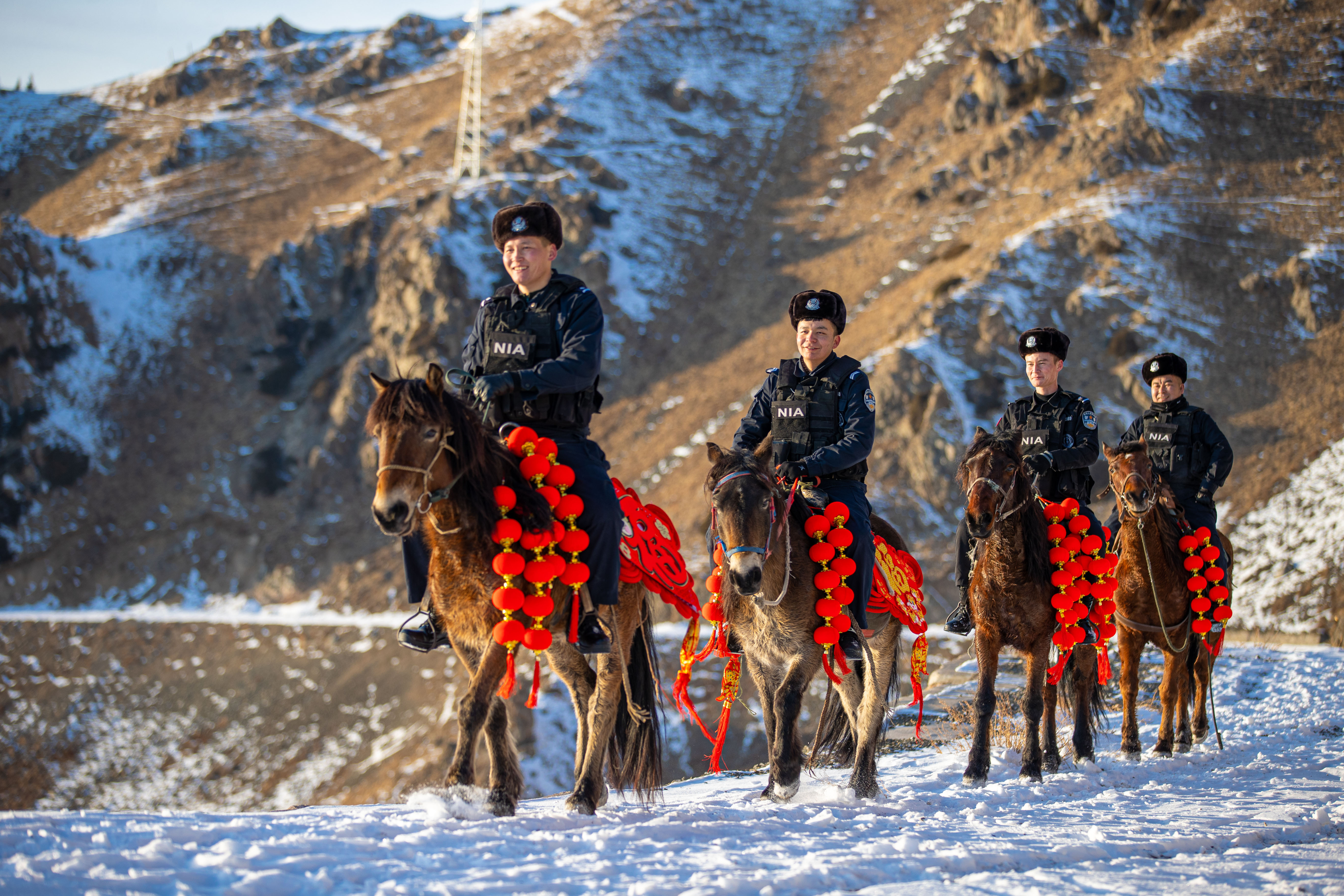 新疆博州年味儿马队牧区百里送福