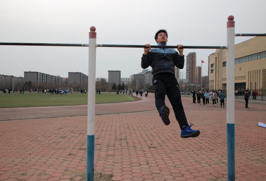 辽宁石油化工大学组织学生开展课外体育锻炼系列活动