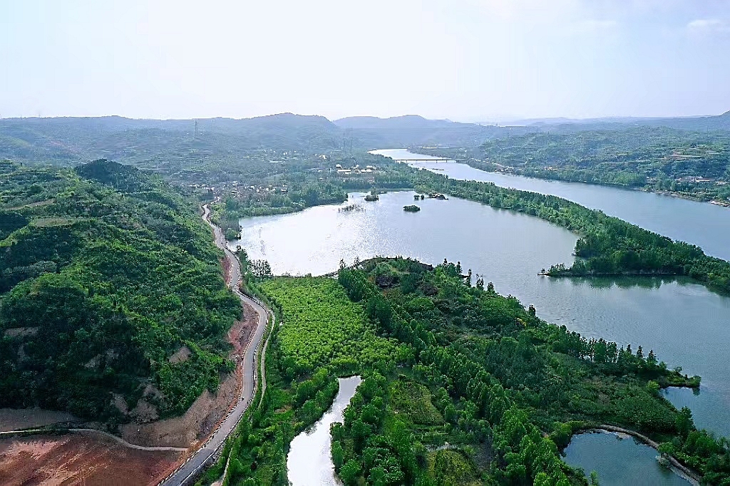 孟津区白鹤镇黄河生态廊道马粪滩景区段建成通车